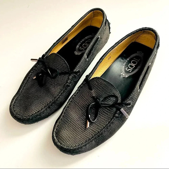 TOD’S Gommino Textured Leather Loafers - Picture 1 of 9